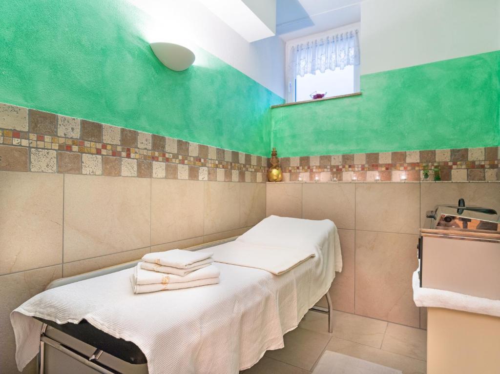 Carinthia Hotel 4*
