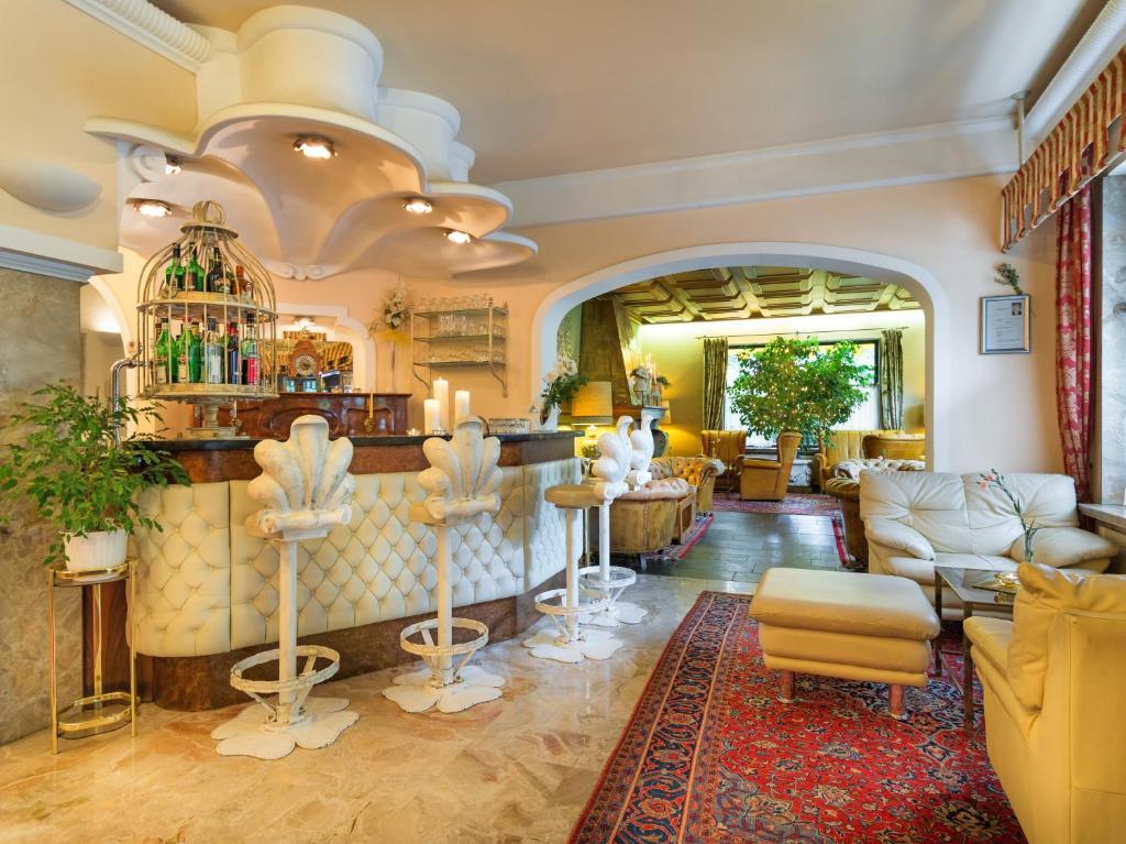 Hotel Carinthia 4*